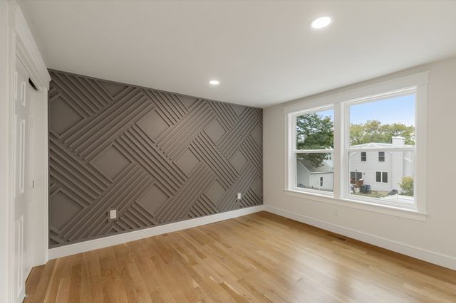 3 Crane St, Danvers, MA 01923