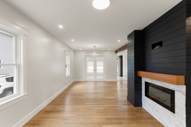 3 Crane St, Danvers, MA 01923