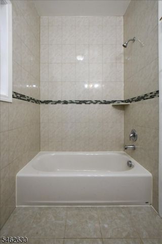 28 Davis St, Harrison Town, NJ 07029