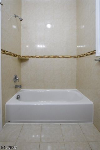 28 Davis St, Harrison Town, NJ 07029