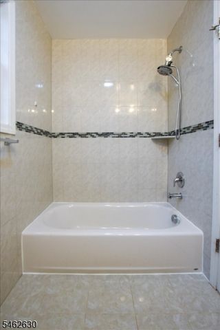 28 Davis St, Harrison Town, NJ 07029