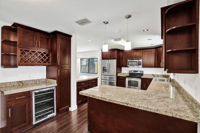 20020 NE 6th Court, Miami, FL 33179