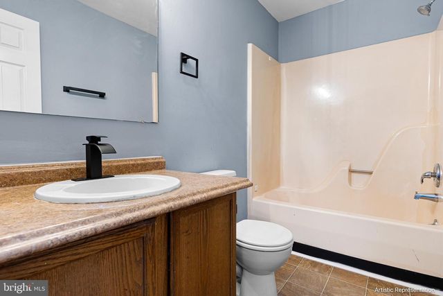 627 CANDLESTICK LN, Newark, DE 19702