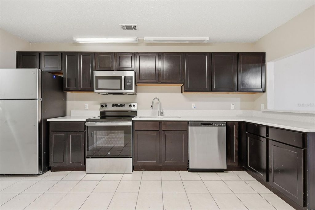 Image 11 of property listing at 17 & 19 HILLSIDE AVENUE, Orlando, FL 32803