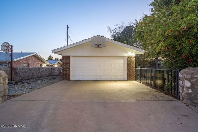 932 Lantana Avenue, Las Cruces, NM 88005