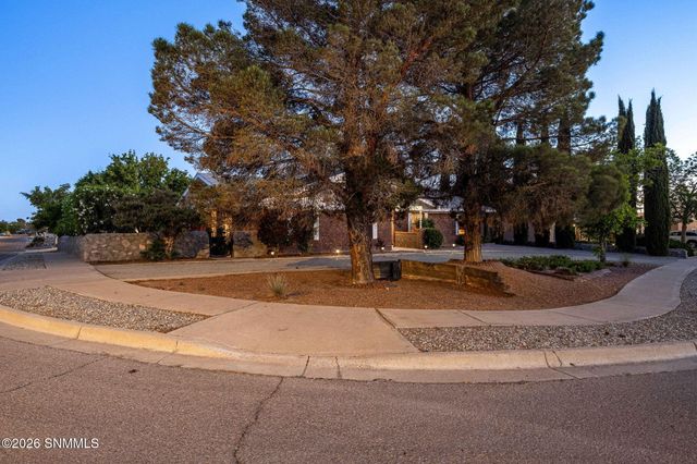 932 Lantana Avenue, Las Cruces, NM 88005