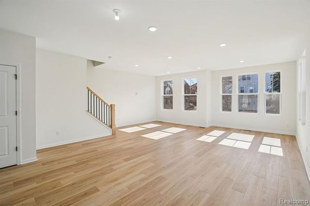 42806 Atwood Avenue, Novi, MI 48375