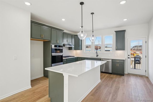 42806 Atwood Avenue, Novi, MI 48375