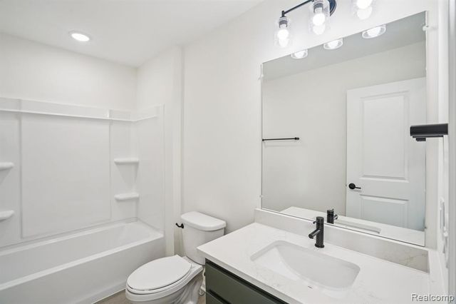 42806 Atwood Avenue, Novi, MI 48375