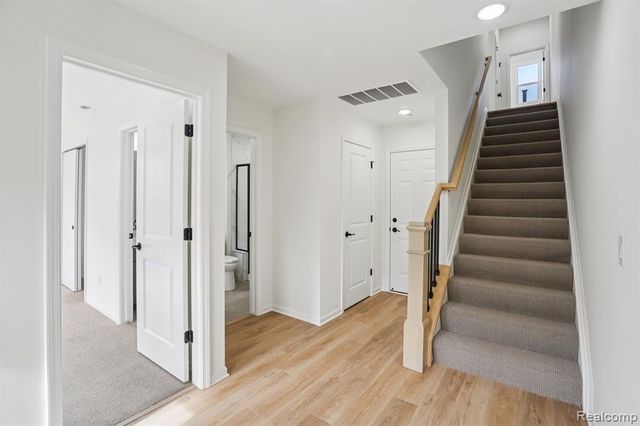 42806 Atwood Avenue, Novi, MI 48375