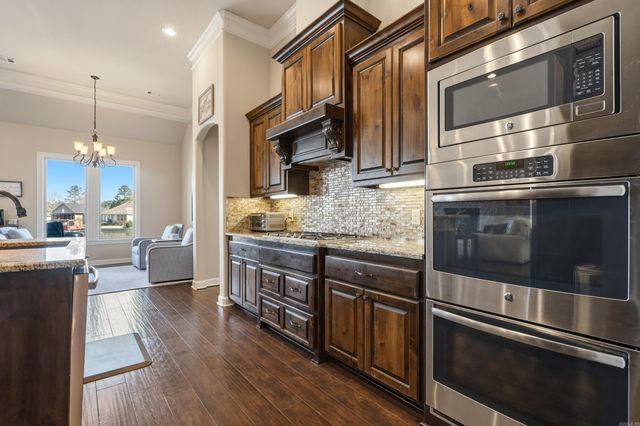 6 Gandia Place, Hot Springs Village, AR 71909