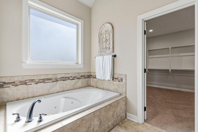 6 Gandia Place, Hot Springs Village, AR 71909