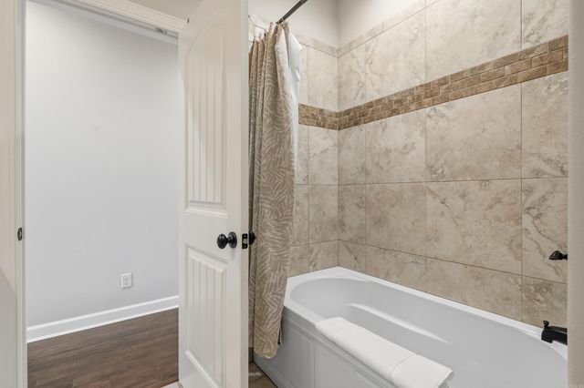 6 Gandia Place, Hot Springs Village, AR 71909