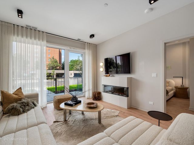 1235 N ASHLAND Avenue 303, Chicago, IL 60622