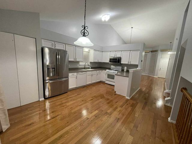 76 Canterbury Trail, Romeoville, IL 60446