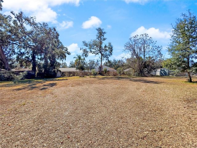 2006 N TAYLOR ROAD, Brandon, FL 33510