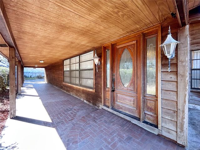 2006 N TAYLOR ROAD, Brandon, FL 33510