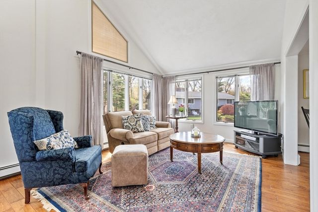 16 Briscoe Street, Woburn, MA 01801
