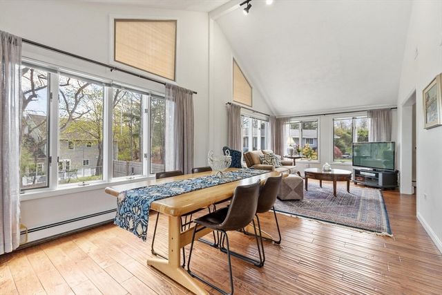 16 Briscoe Street, Woburn, MA 01801