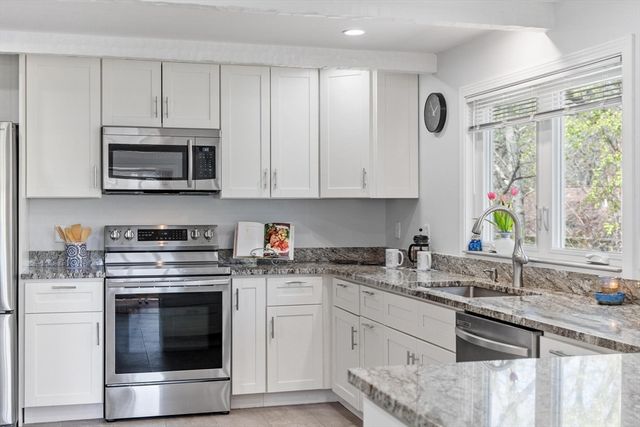 16 Briscoe Street, Woburn, MA 01801