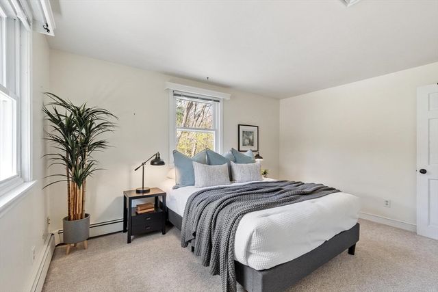 16 Briscoe Street, Woburn, MA 01801