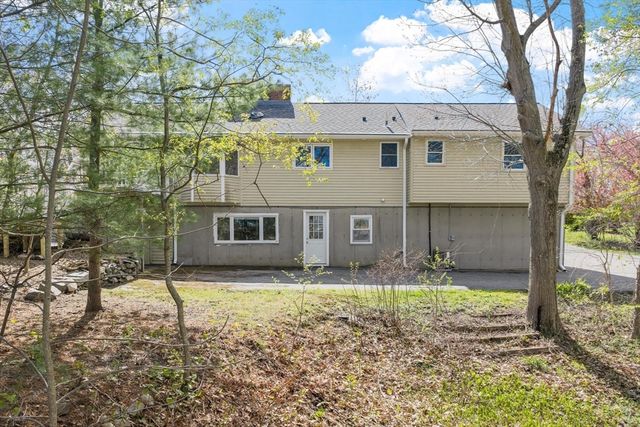 16 Briscoe Street, Woburn, MA 01801