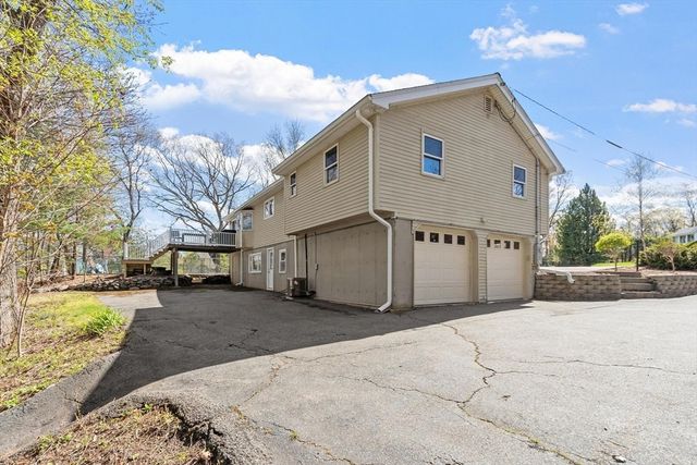 16 Briscoe Street, Woburn, MA 01801