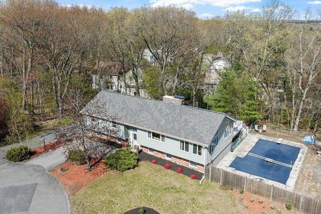 16 Briscoe Street, Woburn, MA 01801