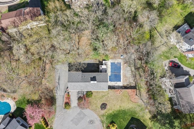16 Briscoe Street, Woburn, MA 01801
