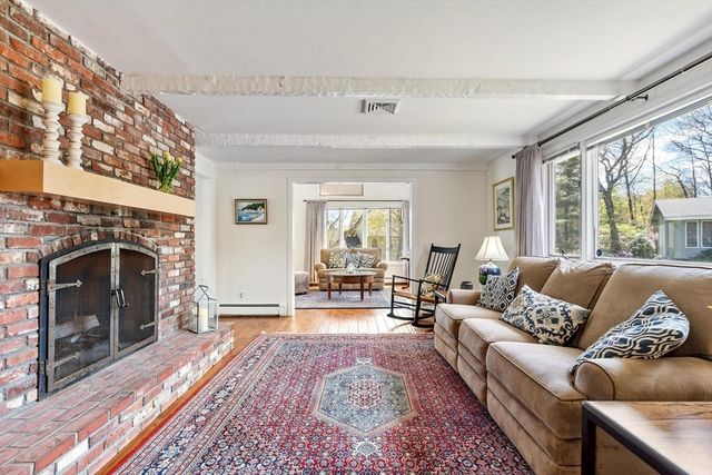 16 Briscoe Street, Woburn, MA 01801