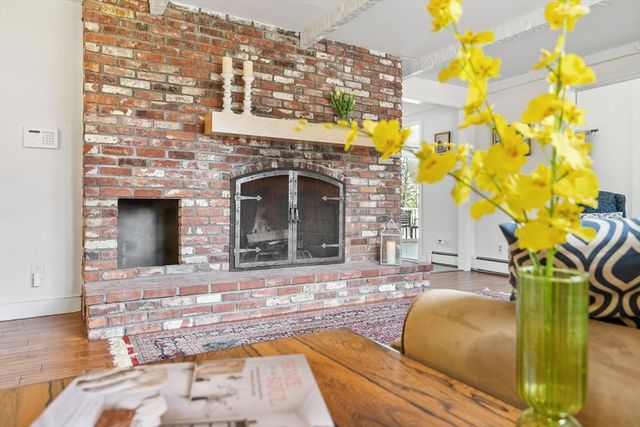 16 Briscoe Street, Woburn, MA 01801