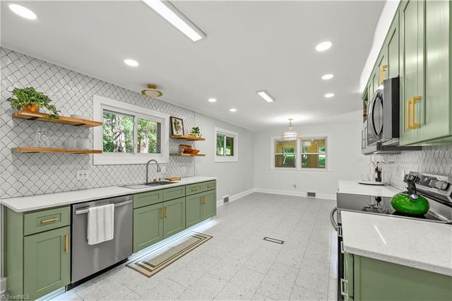 3245 Springside Drive, Clemmons, NC 27012