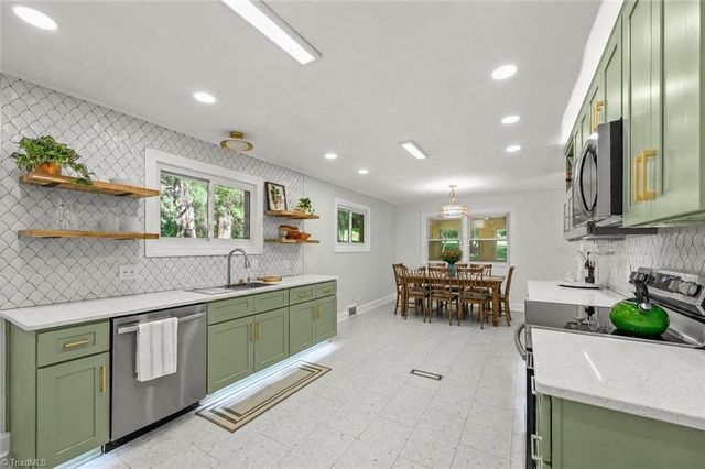 3245 Springside Drive, Clemmons, NC 27012