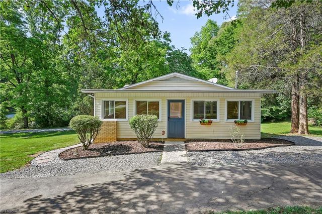 3245 Springside Drive, Clemmons, NC 27012
