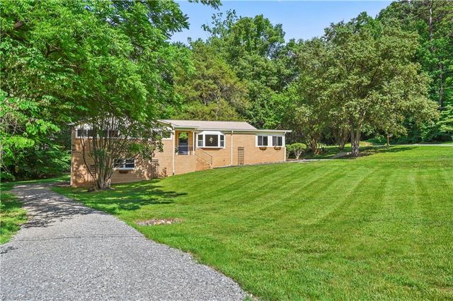3245 Springside Drive, Clemmons, NC 27012