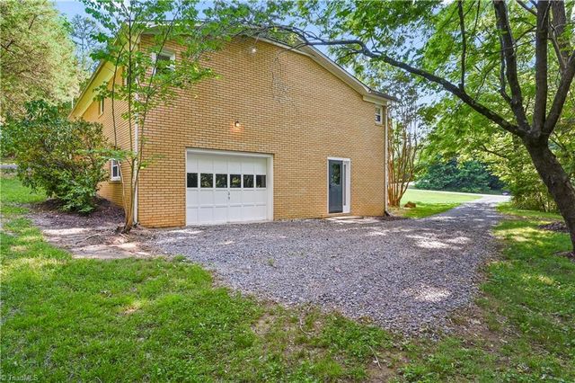 3245 Springside Drive, Clemmons, NC 27012