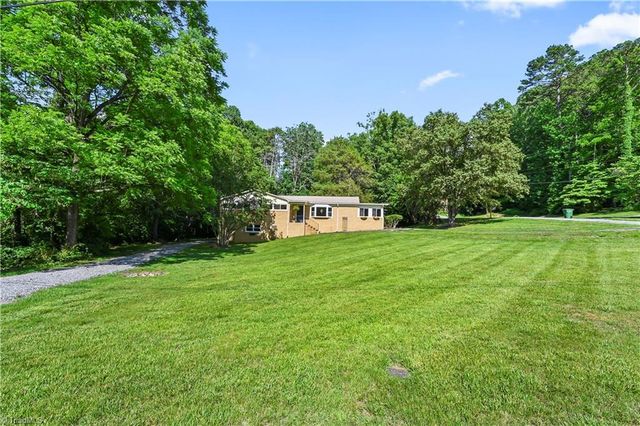 3245 Springside Drive, Clemmons, NC 27012