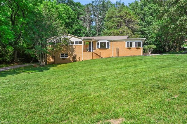 3245 Springside Drive, Clemmons, NC 27012