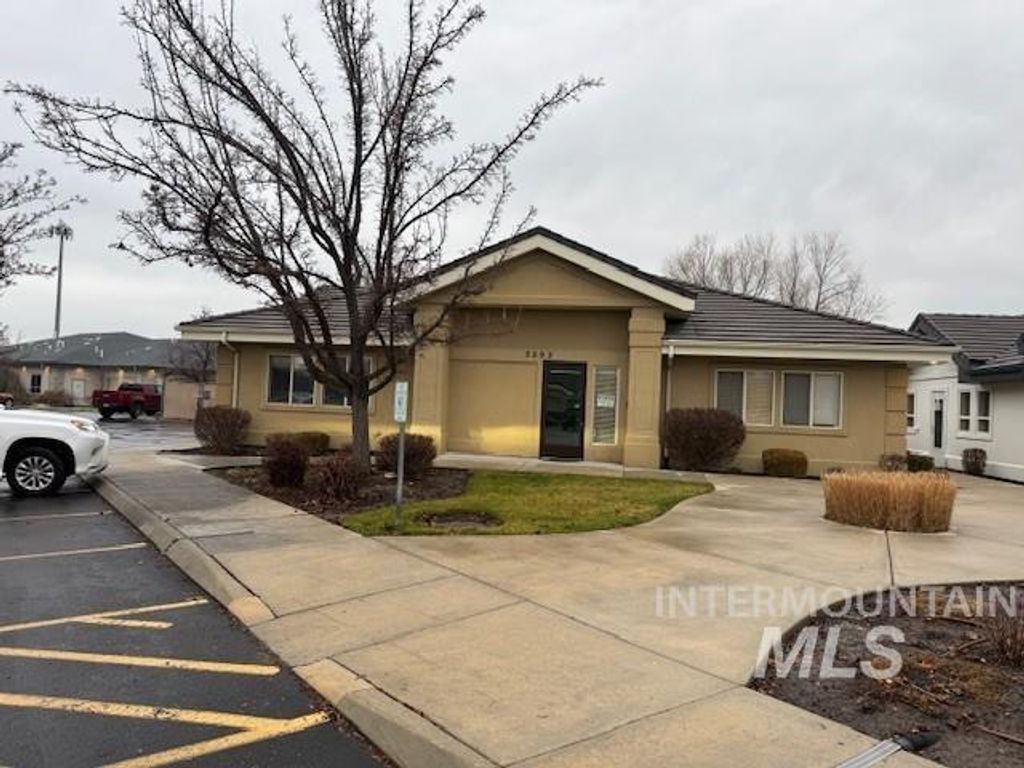 5593 N Glenwood St., Garden City, ID 83714