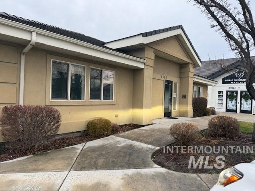 5593 N Glenwood St., Garden City, ID 83714 photo 2