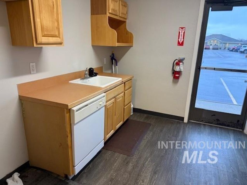 5593 N Glenwood St., Garden City, ID 83714 photo 23