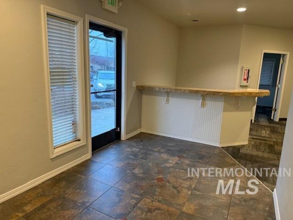 5593 N Glenwood St., Garden City, ID 83714 photo 4