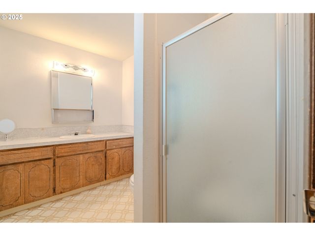 518 Ne 144TH Ave, Vancouver, WA 98684