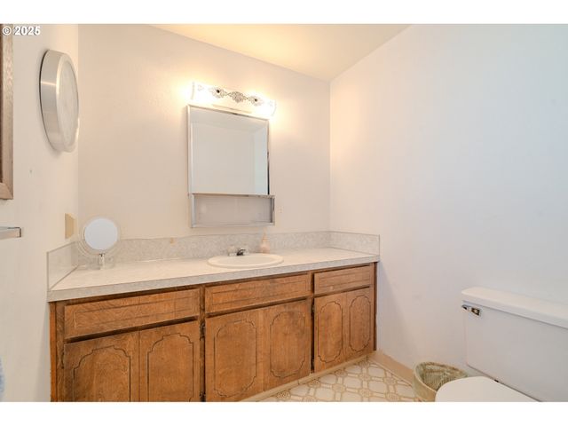 518 Ne 144TH Ave, Vancouver, WA 98684