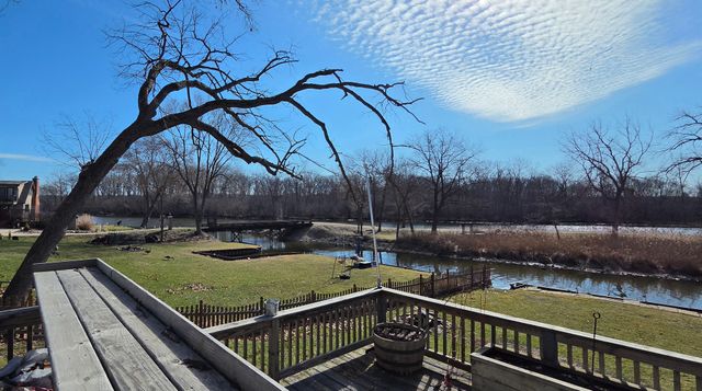 38871 N Lakeview Avenue, Antioch, IL 60002