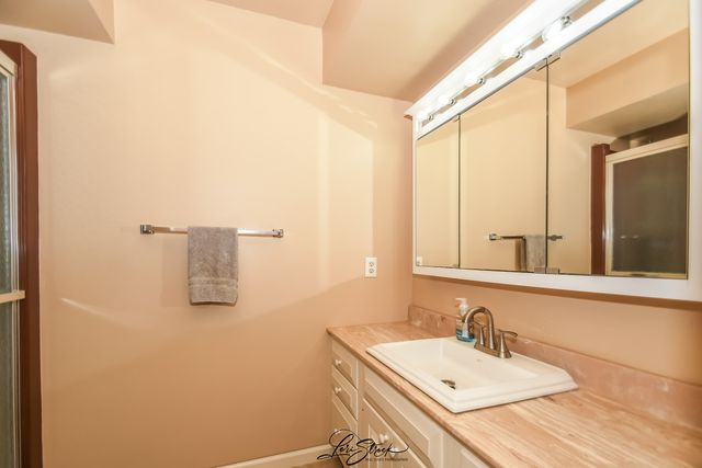 38871 N Lakeview Avenue, Antioch, IL 60002