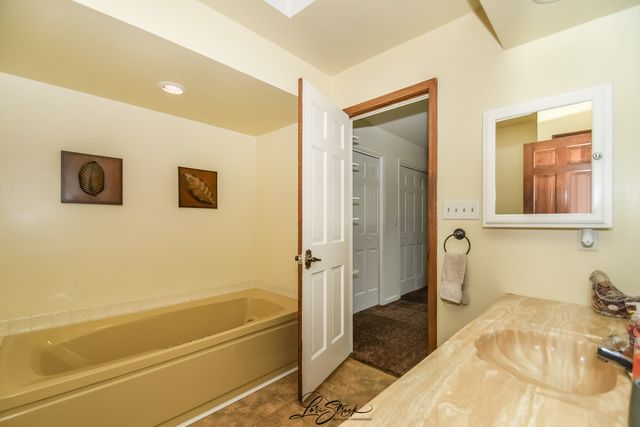 38871 N Lakeview Avenue, Antioch, IL 60002