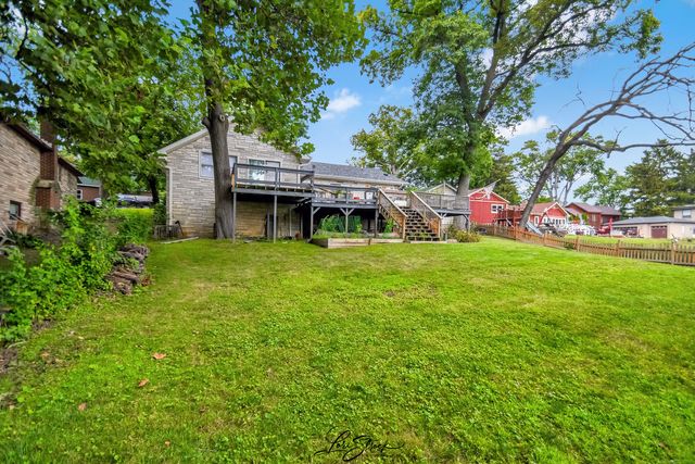 38871 N Lakeview Avenue, Antioch, IL 60002