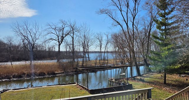 38871 N Lakeview Avenue, Antioch, IL 60002