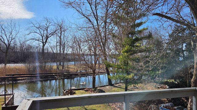 38871 N Lakeview Avenue, Antioch, IL 60002